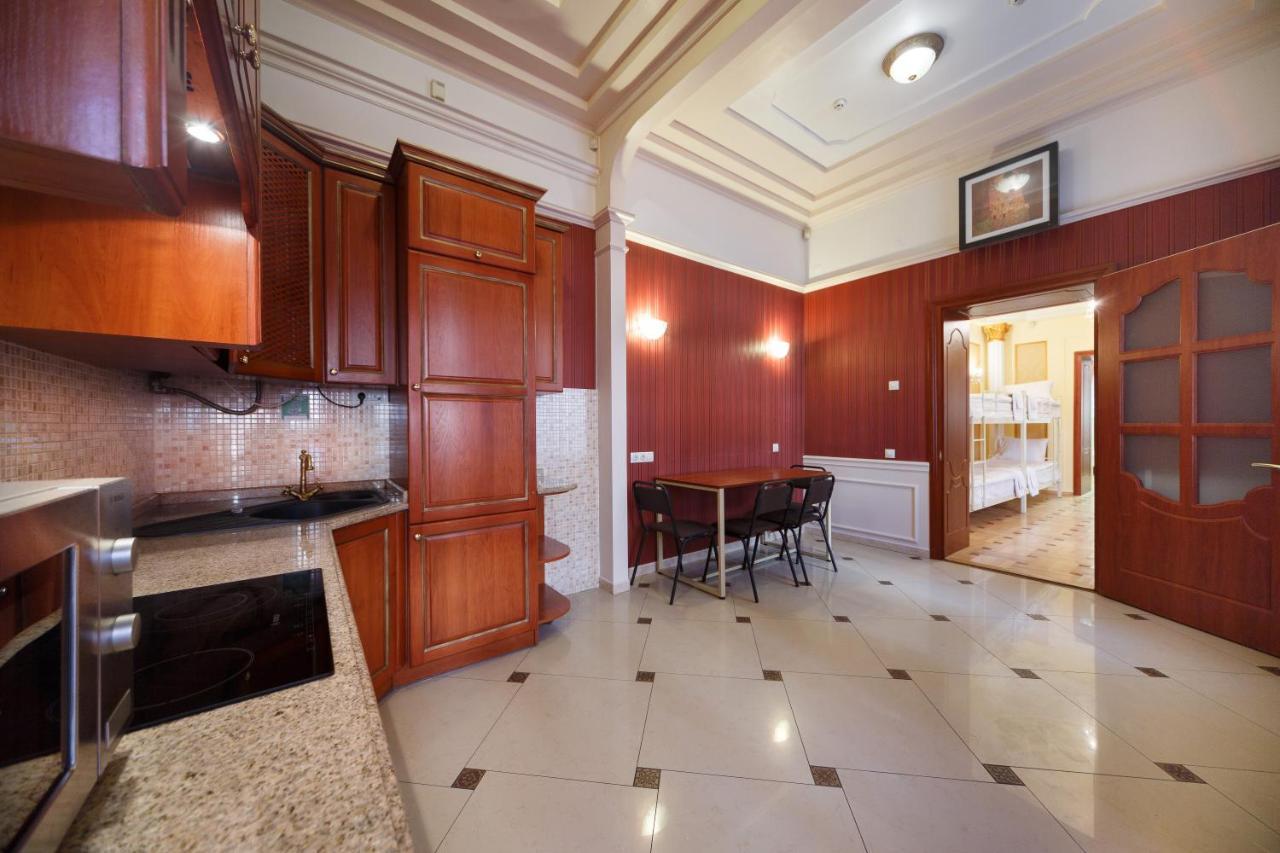 Hostel Suputnyk Lviv Eksteriør bilde