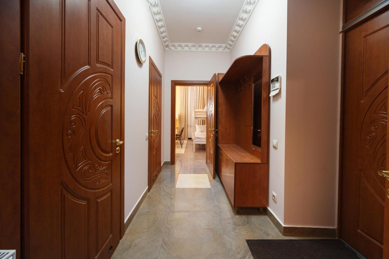 Hostel Suputnyk Lviv Eksteriør bilde