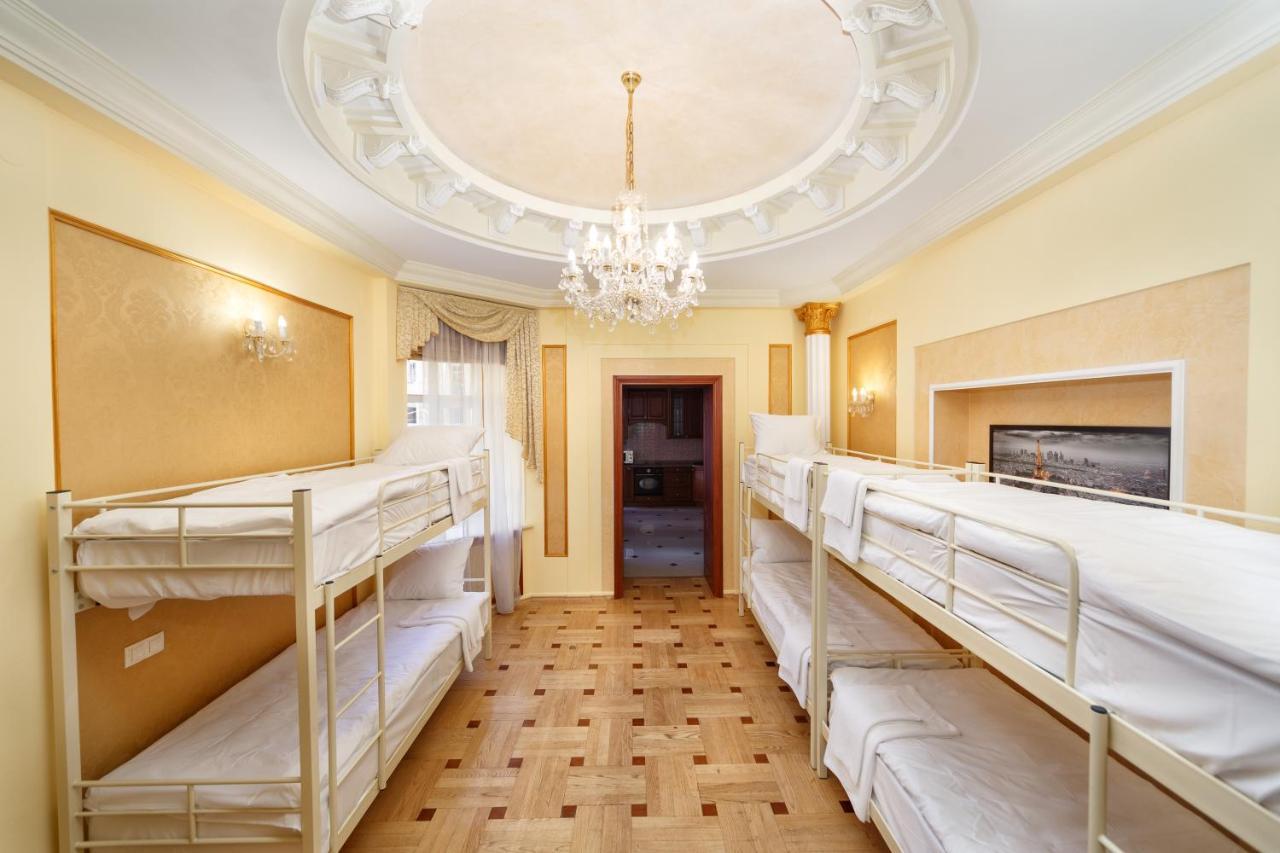 Hostel Suputnyk Lviv Eksteriør bilde