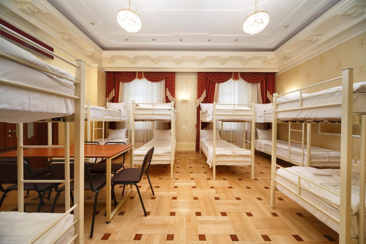 Hostel Suputnyk Lviv Eksteriør bilde